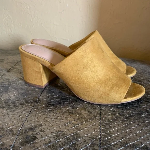 Kelly & Katie Borea Suede Shoes in Mustard Size 7 - Picture 1 of 4